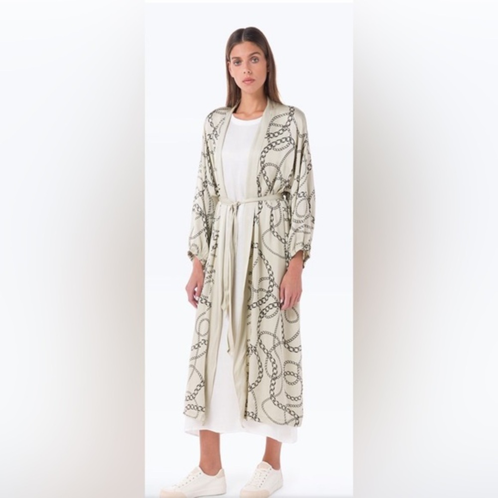 Riva viscose (silky) medium tan kimono